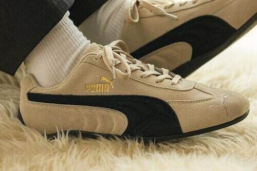 プーマ×アーバンリサーチのスニーカー「スピードキャット」上品ベージュスエードのアッパー