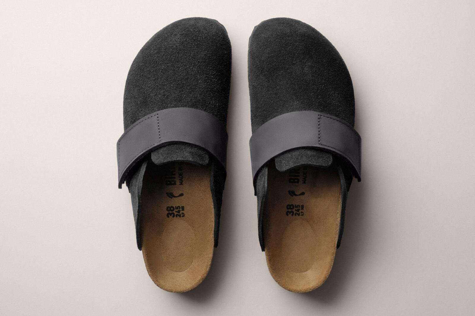 ビルケンシュトックのベルクロ付き「ロマ」サンダル、内側に“ふわふわ”シアリング