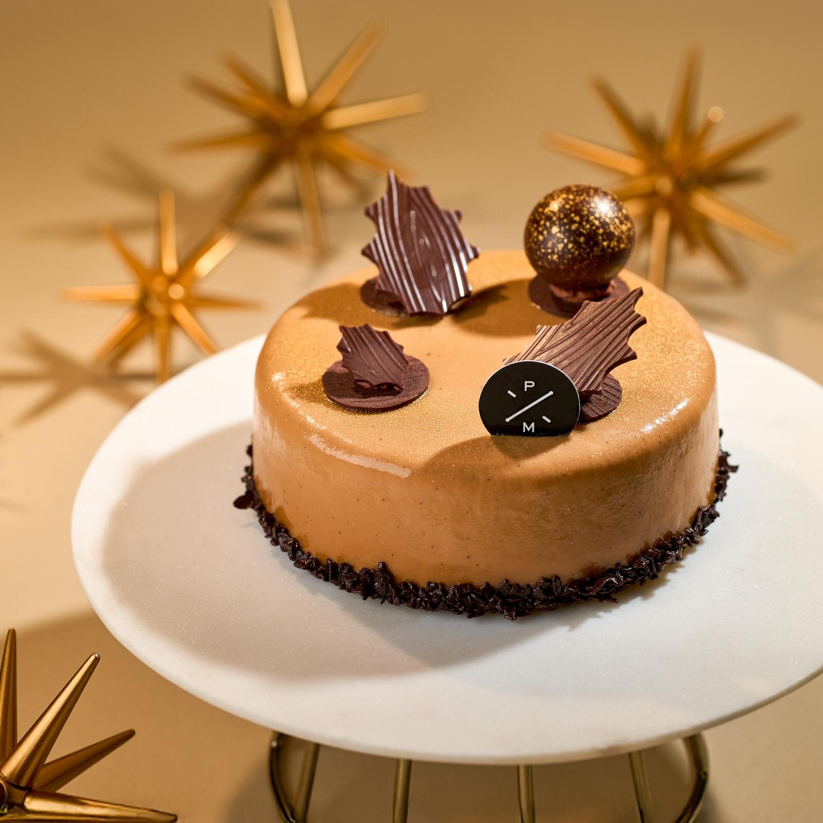 ピエール マルコリーニ25年クリスマスケーキ＆シュトーレン、キャラメル香るババロア×クリーム