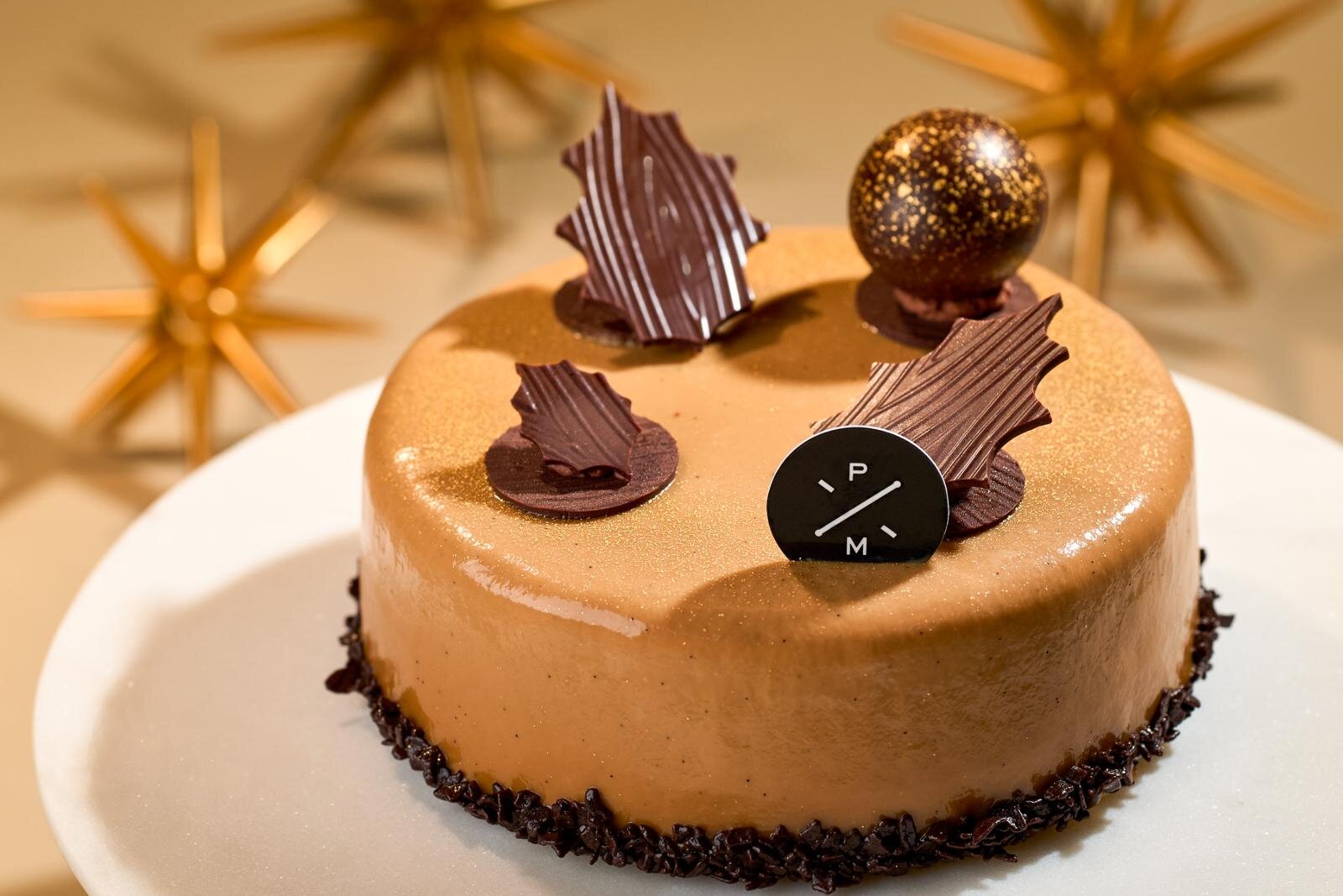 ピエール マルコリーニ25年クリスマスケーキ＆シュトーレン、キャラメル香るババロア×クリーム