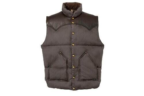 カミヤ×ロッキーマウンテンフェザーベッドのダウンベスト、“NYのメッセンジャー”着想のユーズド風