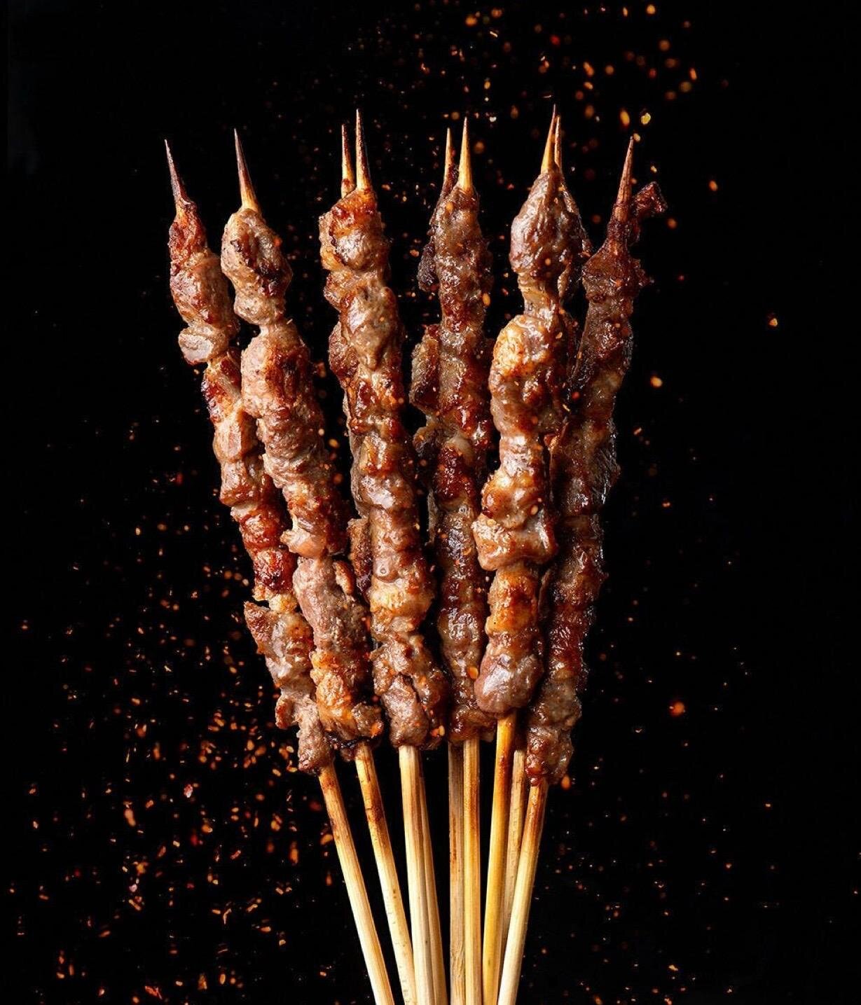 ＜ラムのラブソング＞辣子羊肉串ラーズーヤンロウ