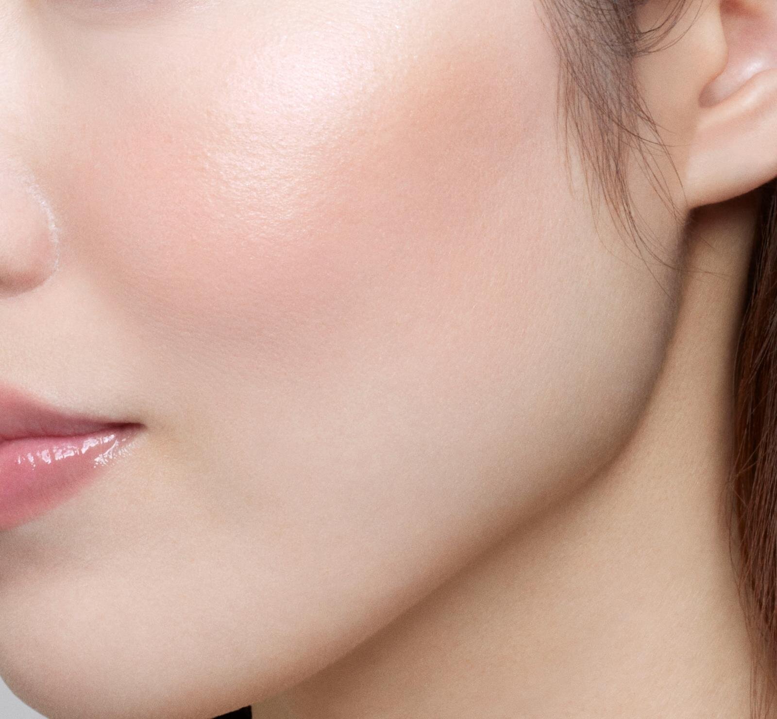 ヴィセ2025年冬コスメ、"花びら風”立体ツヤの新チークやベビー色リッププランパー｜写真15