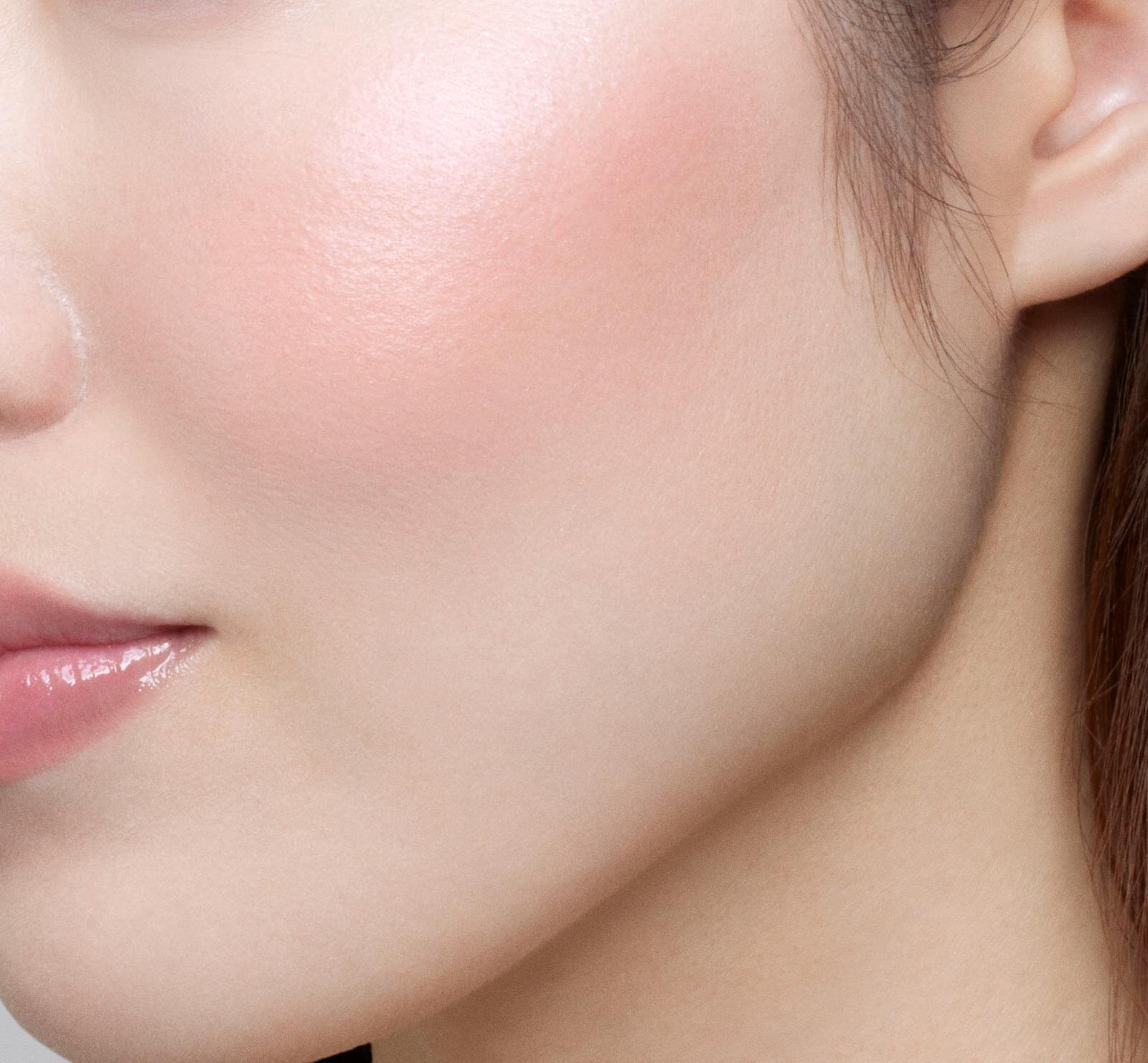 ヴィセ2025年冬コスメ、"花びら風”立体ツヤの新チークやベビー色リッププランパー｜写真17