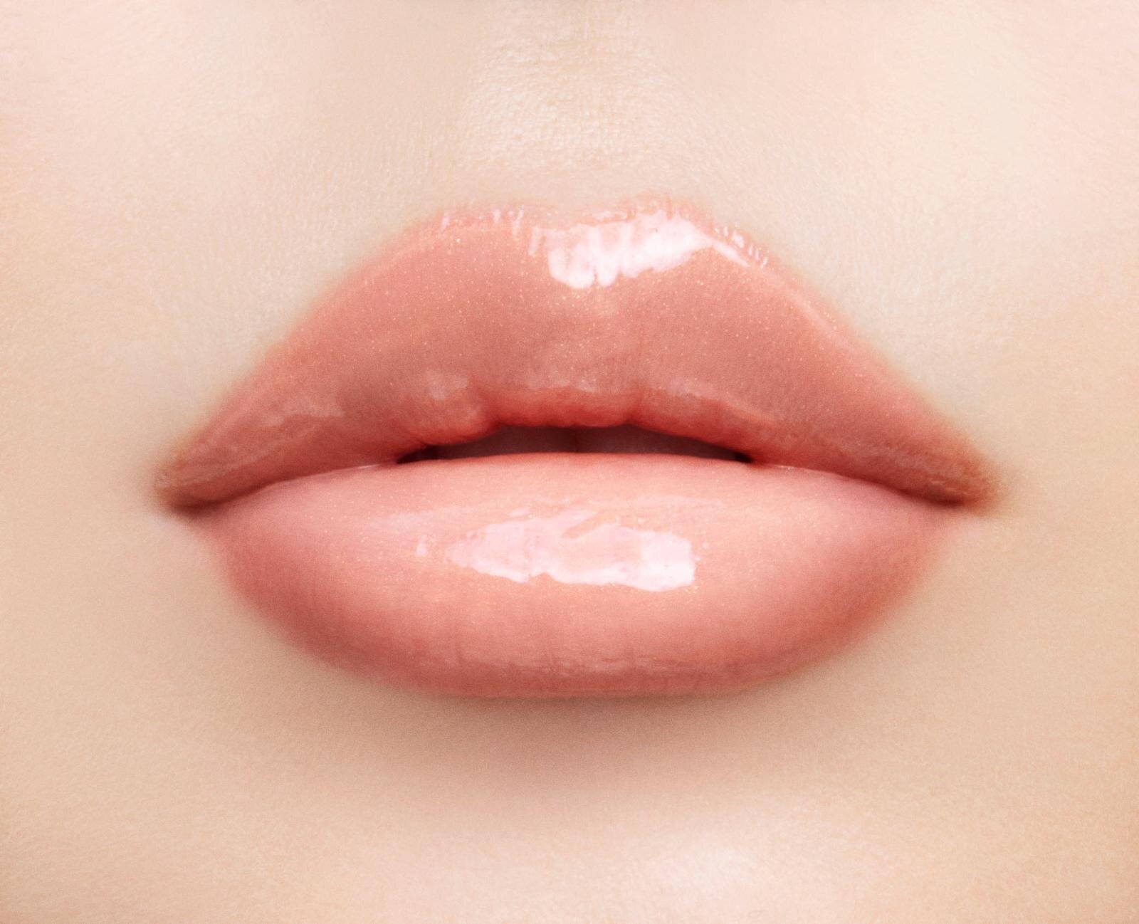 ヴィセ エッセンス リッププランパー OR201 1,430円(編集部調べ)＜限定色＞