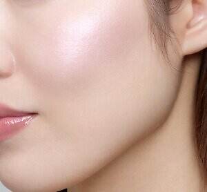 ヴィセ2025年冬コスメ、"花びら風”立体ツヤの新チークやベビー色リッププランパー｜写真16