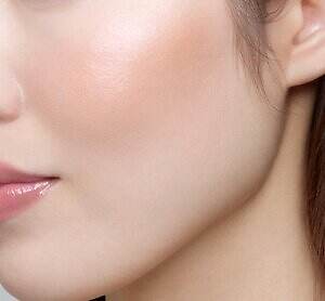 ヴィセ2025年冬コスメ、"花びら風”立体ツヤの新チークやベビー色リッププランパー｜写真19