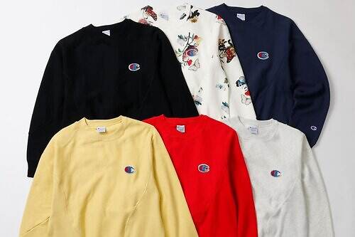 チャンピオン×アンダーカバー“ビーズロゴ”スウェット、飛び出すタグ＆蝶が舞う総柄で