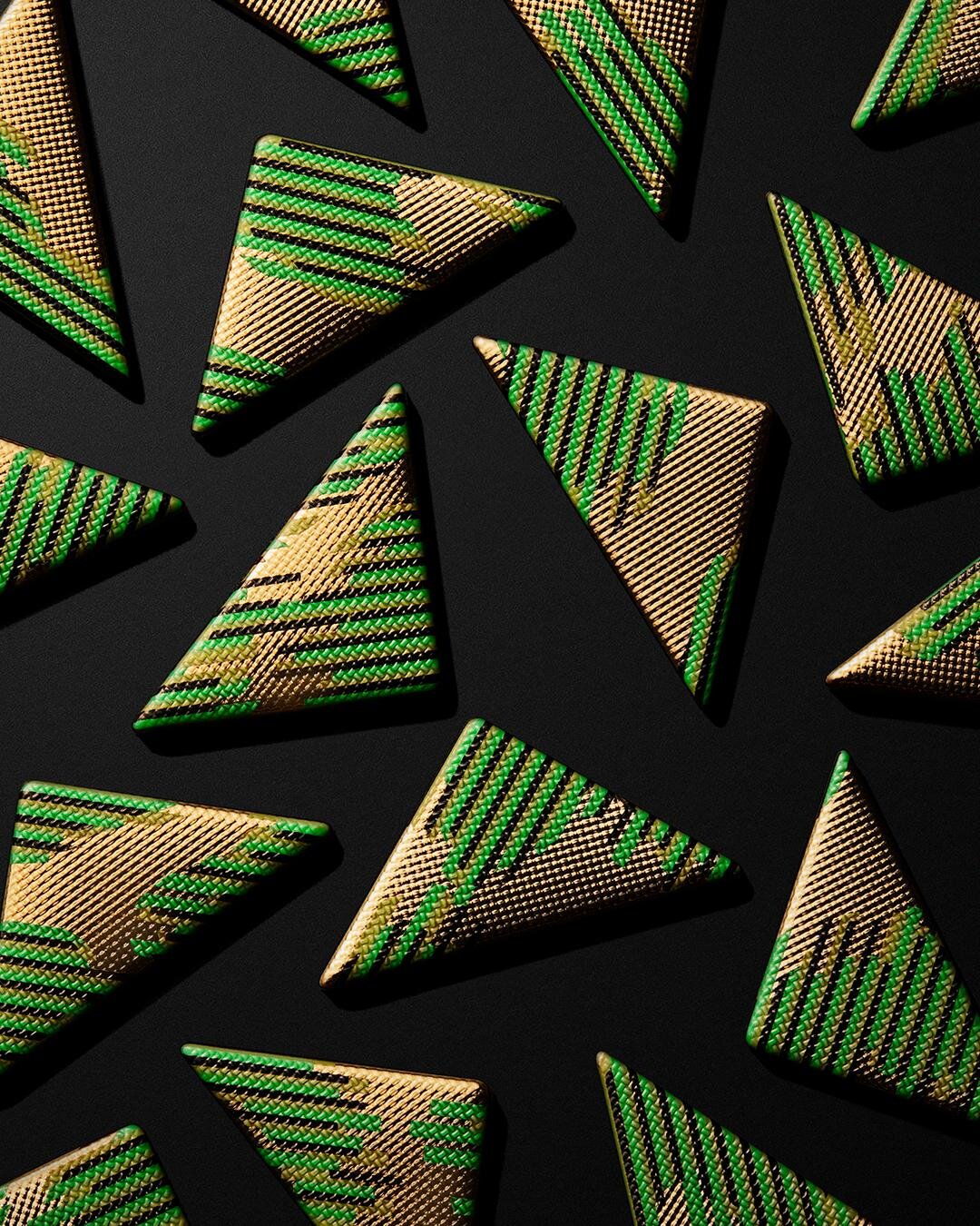 バオ バオ イッセイ ミヤケ“レオパード”柄バッグ、色と角度でヒョウの毛並みを表現｜写真16