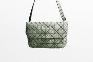 バオ バオ イッセイ ミヤケ“レオパード”柄バッグ、色と角度でヒョウの毛並みを表現｜写真7