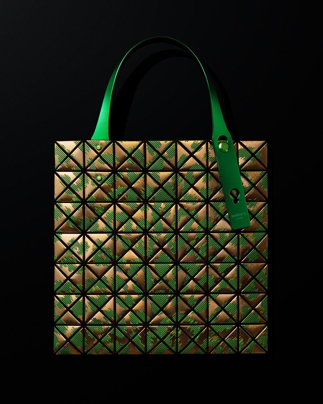 バオ バオ イッセイ ミヤケ“レオパード”柄バッグ、色と角度でヒョウの毛並みを表現｜写真15