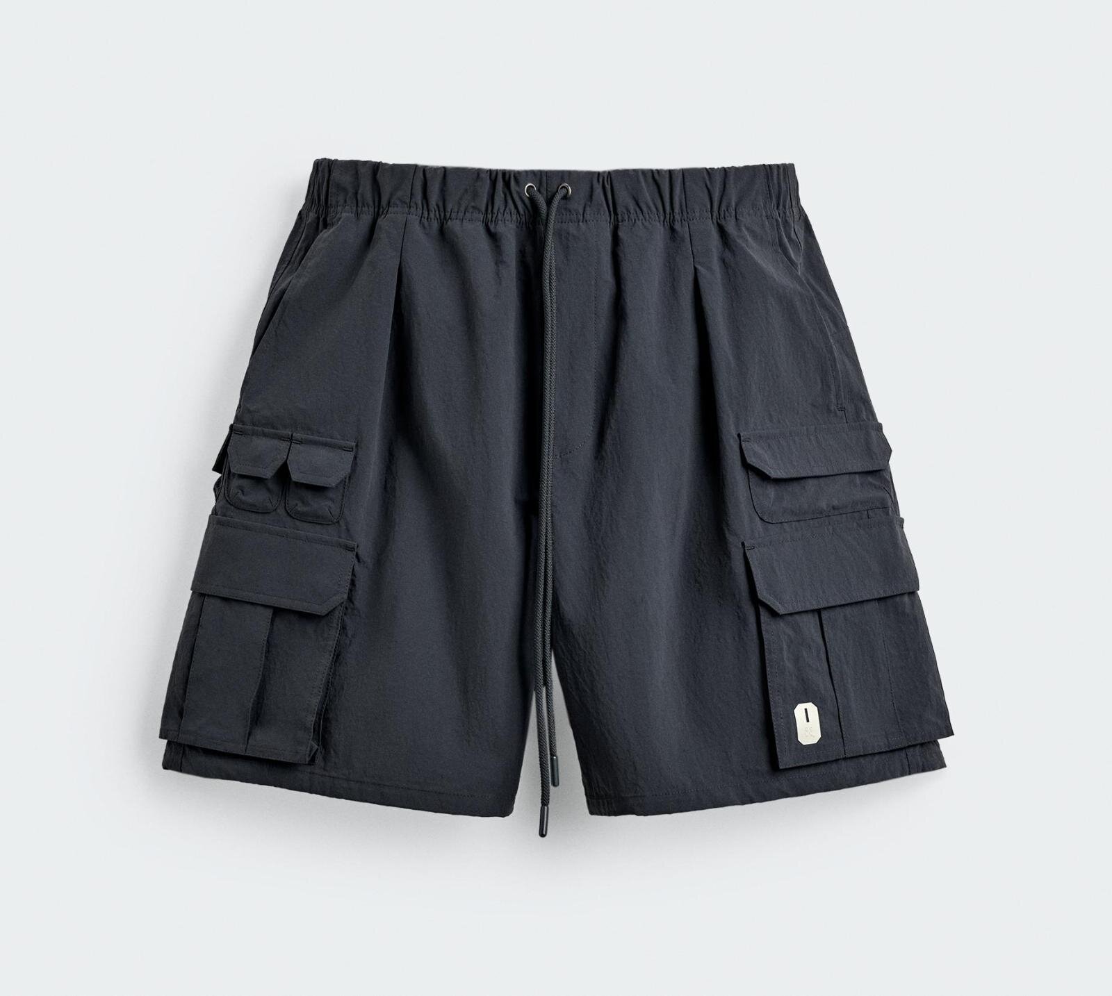 カーゴショーツ 10,990円