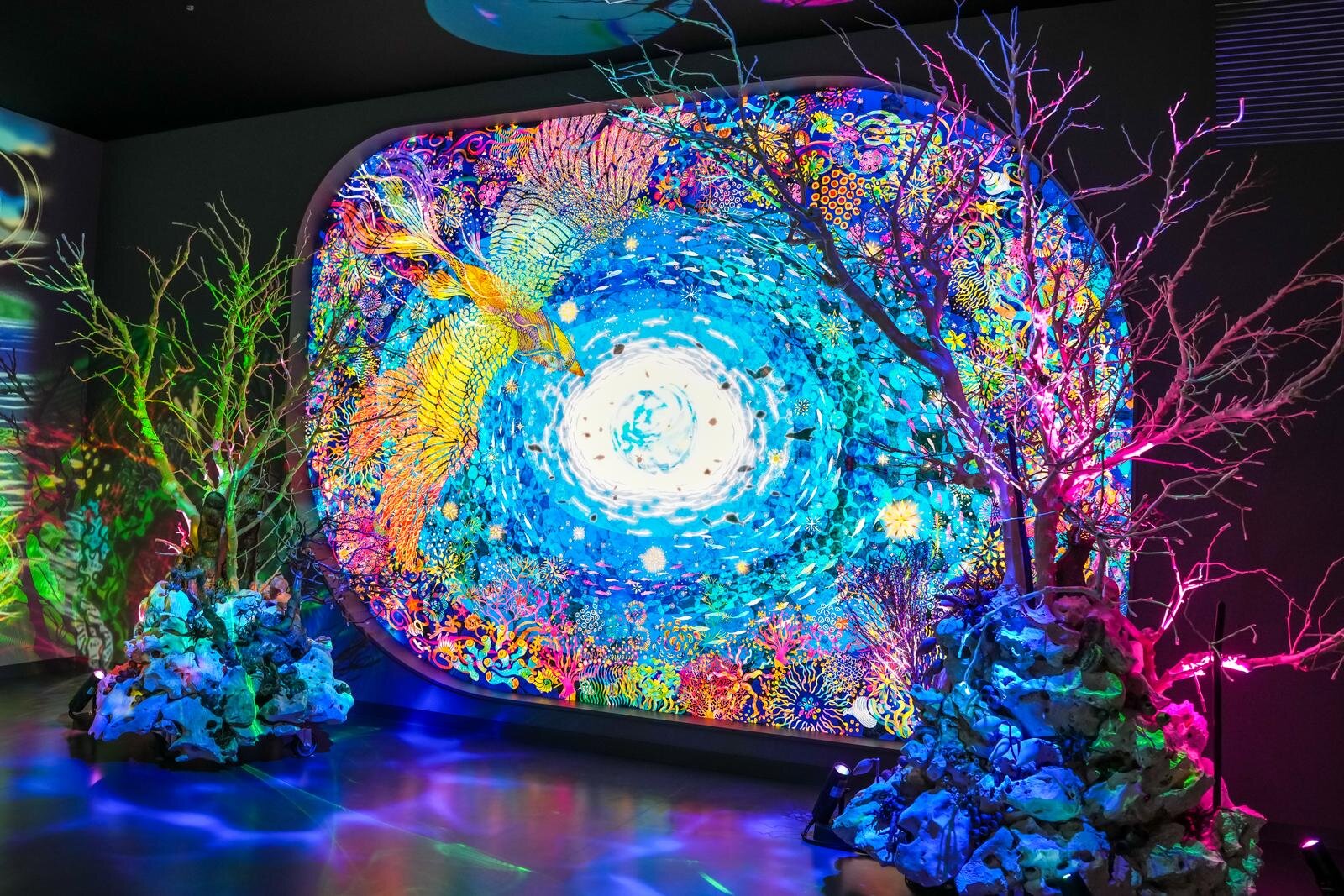 「広島もとまち水族館」空間演出による没入型アクアリウム、神秘のクラゲ水槽やチンアナゴスイーツ｜写真44