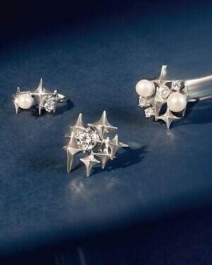 イー・エムの25年クリスマスジュエリー、“十字星”煌めくリング＆馬蹄のお守りジュエリー｜写真3