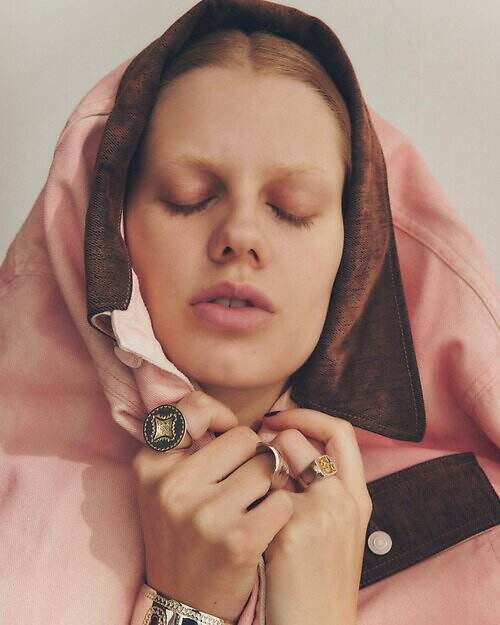 サージ 2025-26年秋冬 ウィメンズ