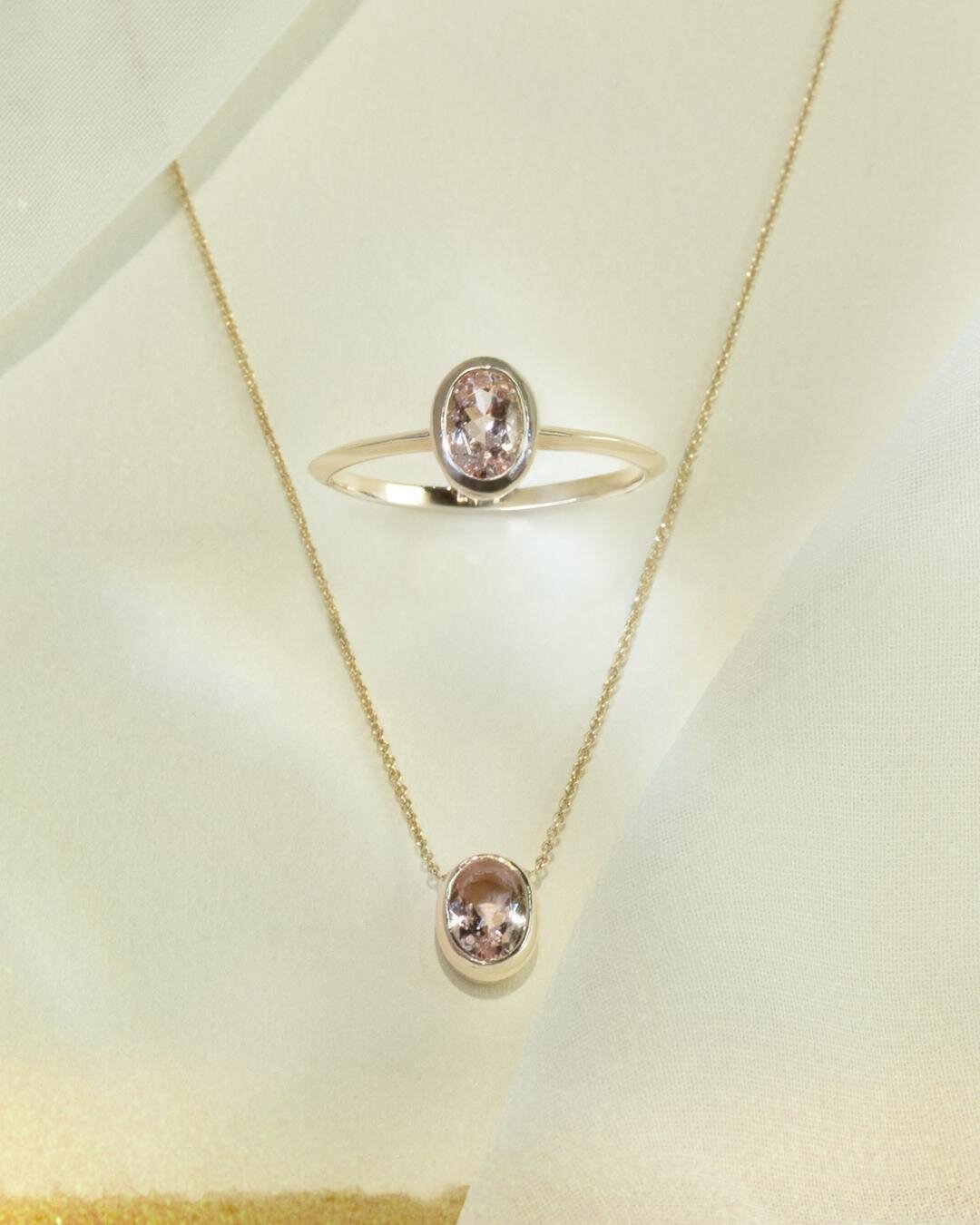 リング 99,000円、ネックレス 110,000円