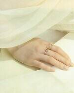 ラブ バイ イー・エムの25年クリスマス、“オーナメント”着想のパール×リボンリングなど｜写真5