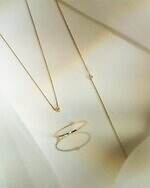 ラブ バイ イー・エムの25年クリスマス、“オーナメント”着想のパール×リボンリングなど｜写真7