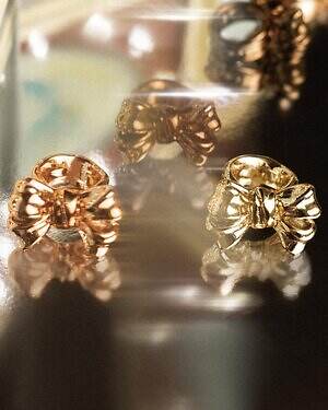 ラブ バイ イー・エムの25年クリスマス、“オーナメント”着想のパール×リボンリングなど｜写真13