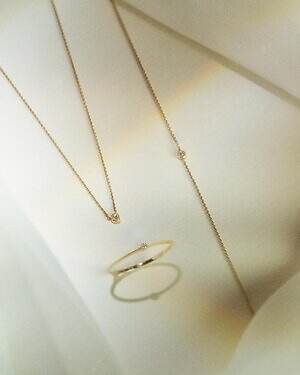 ラブ バイ イー・エムの25年クリスマス、“オーナメント”着想のパール×リボンリングなど｜写真7