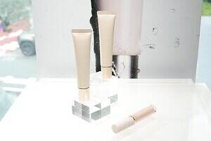 RMK2026年春コスメ“パック級のうるおい”ファンデが進化、新“濡れツヤ”ハイライターも｜写真11