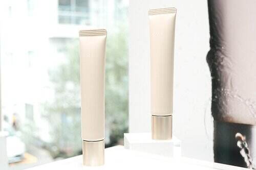 RMK2026年春コスメ“パック級のうるおい”ファンデが進化、新“濡れツヤ”ハイライターも