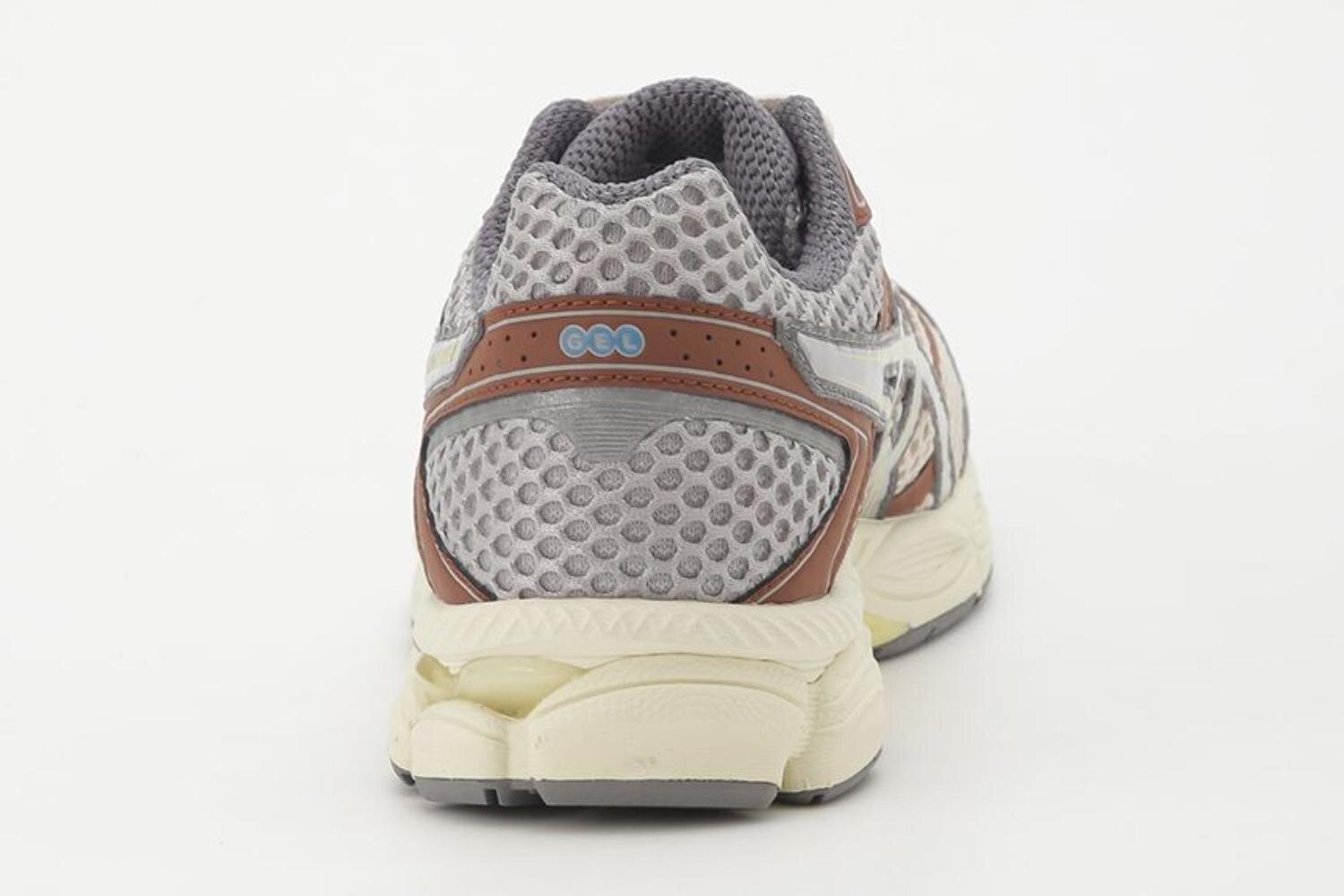 エミ(emmi), アシックス(ASICS) ゲルキュムラス 16｜写真3