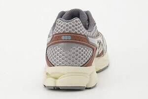 エミ(emmi), アシックス(ASICS) ゲルキュムラス 16｜写真3