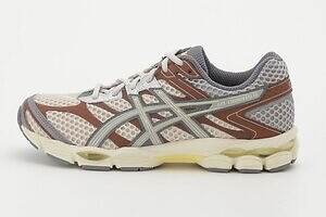 エミ(emmi), アシックス(ASICS) ゲルキュムラス 16｜写真2