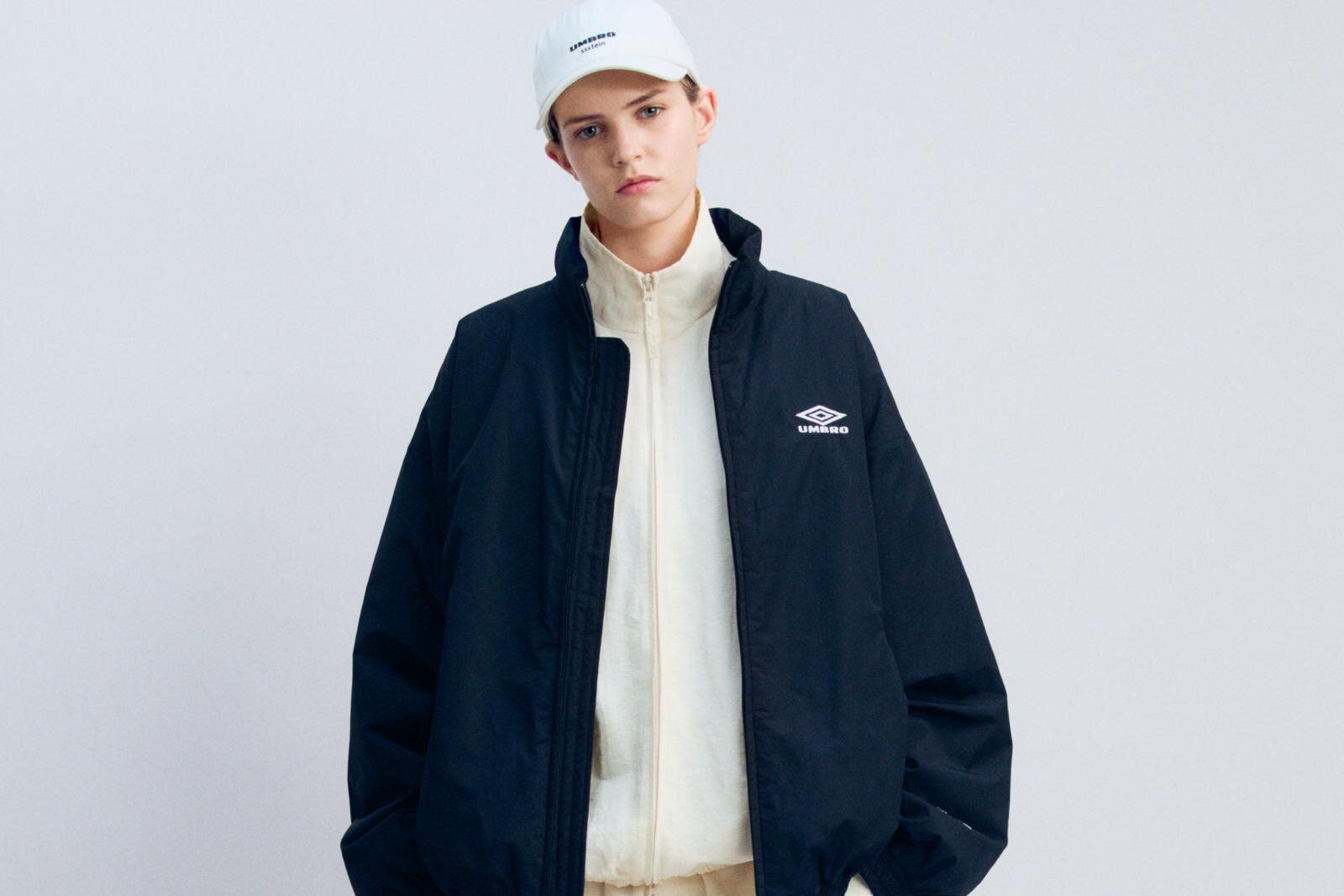 シュタイン×アンブロ“W杯イングランド大会”着想の中綿ジャケットやトラックスーツ、ワイドデニムも