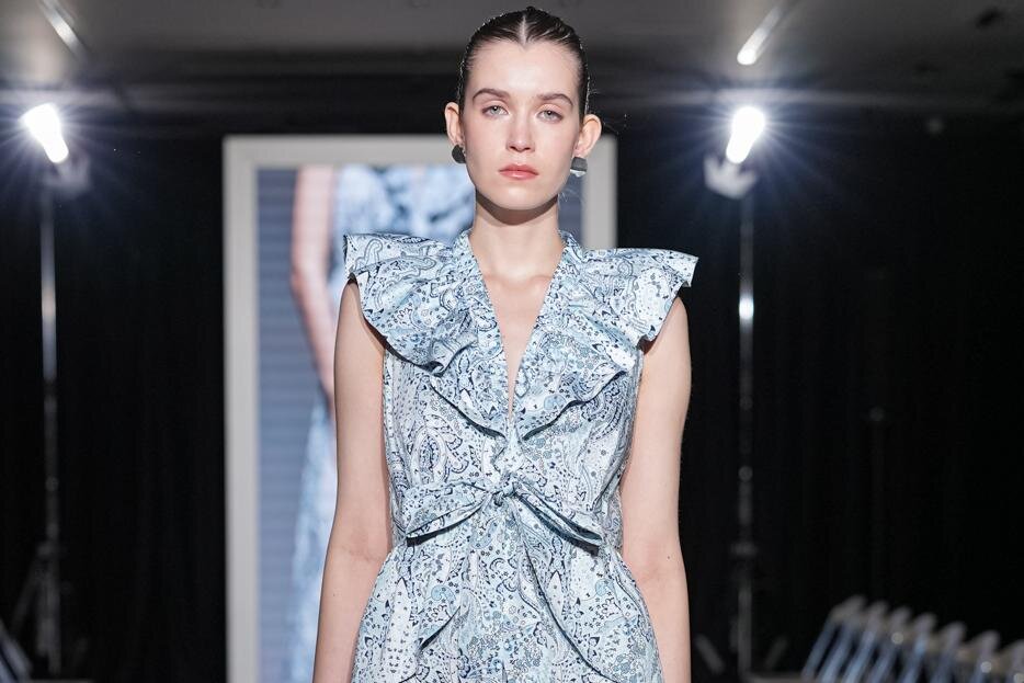 フレア｜ジュン アシダ 2026年春夏コレクション - 軽くしなやかに溶け合うクラシカルな衣服