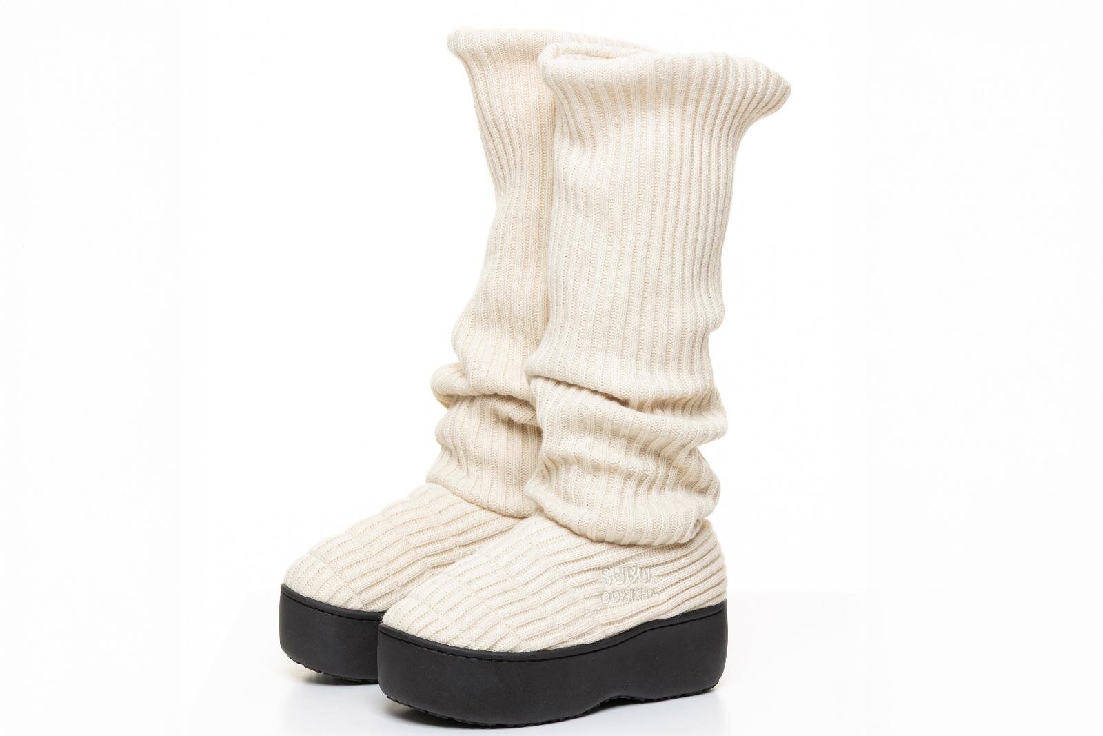 オダカ×スブ、“くしゅっと履ける”リブニットのルーズソックス型厚底ブーツ