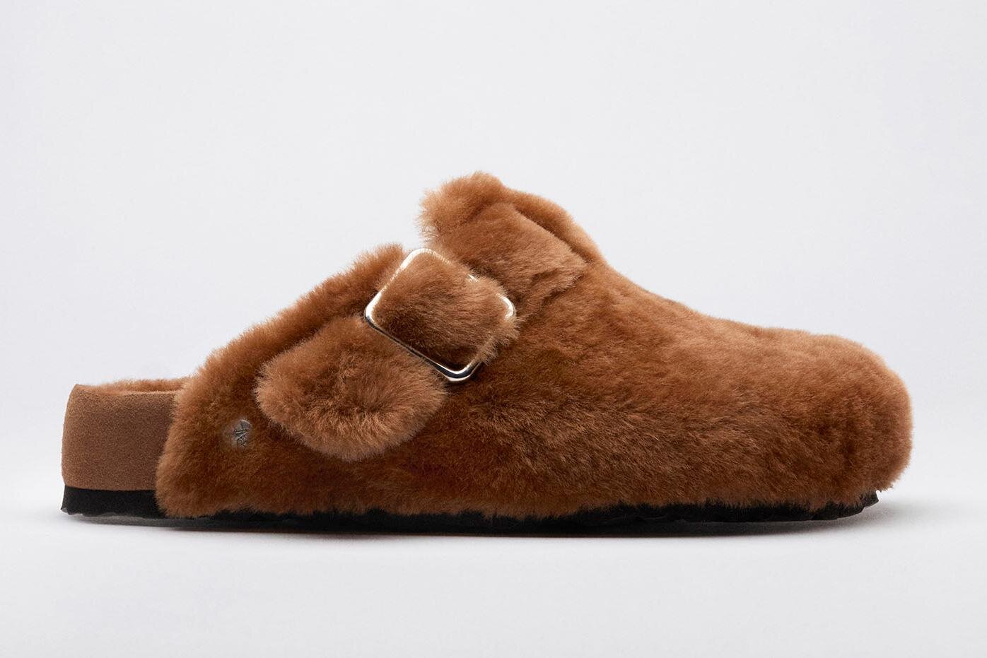 ビルケンシュトック25年クリスマスサンダル、“ふわふわ”シアリングの「アリゾナ」「ボストン」