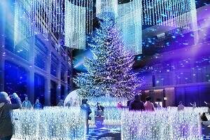 KITTE丸の内の25年クリスマスイルミネーション、100mに広がる“白銀の大草原”＆光のかまくら