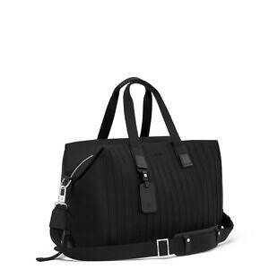 リモワ“スーツケースに固定できる”レザー製バックパック、グルーヴパターンのスクエアフォルムで｜写真17