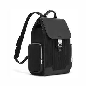 リモワ“スーツケースに固定できる”レザー製バックパック、グルーヴパターンのスクエアフォルムで｜写真16