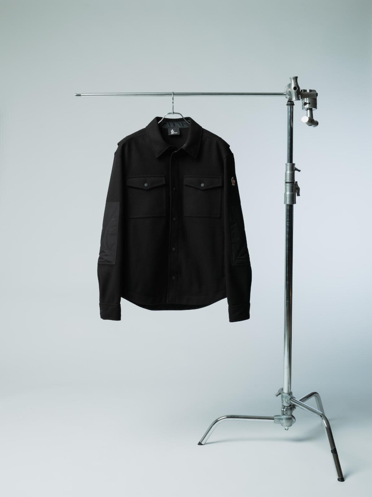 モンクレール グルノーブル×RHC ロンハーマン“オールブラック”シャツジャケット、ゴアテックス搭載｜写真4