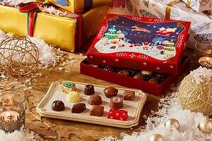 メリーチョコレート25年クリスマス、“お菓子の家”描いたアドベントカレンダー＆チョコレートボックス｜写真2