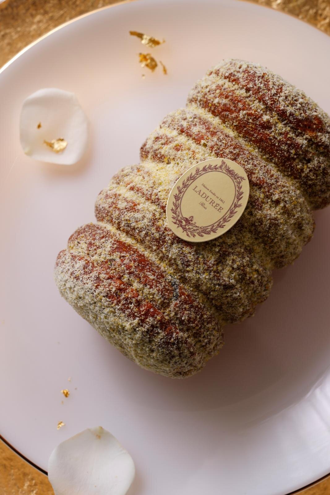 ラデュレ「マカロン風」25年クリスマスケーキ、苺のショートケーキや”金箔マカロンのせ”ピスタチオなど