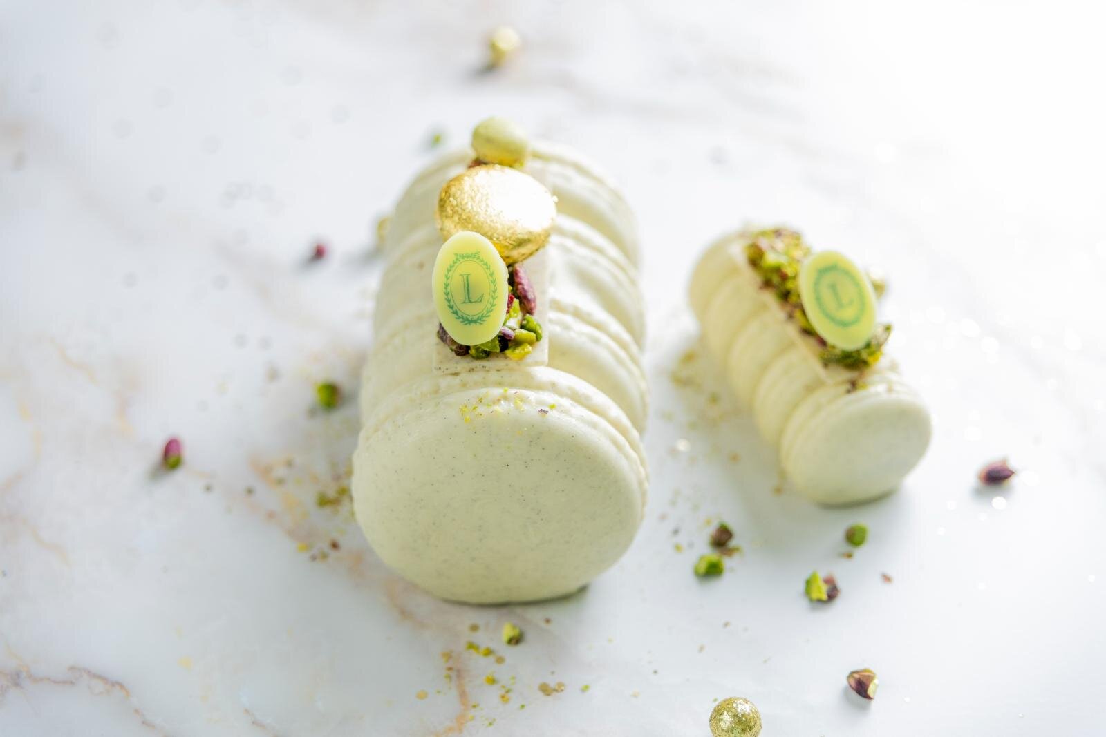 ラデュレ“マカロンモチーフ”25年クリスマスケーキ、苺のショートケーキ＆金箔マカロン飾ったピスタチオ｜写真6