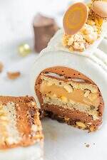 ラデュレ“マカロンモチーフ”25年クリスマスケーキ、苺のショートケーキ＆金箔マカロン飾ったピスタチオ｜写真4