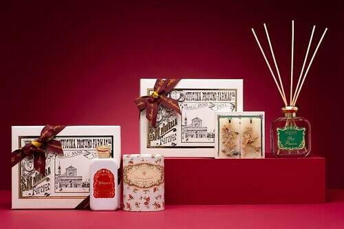 サンタ・マリア・ノヴェッラ25年クリスマス、甘く芳醇なザクロ香るバスソルト＆ボディミルクのセット