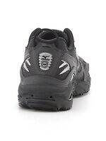 エミ×ミズノ、オールブラックのメッシュスニーカー＆“ダウンより暖かい”中綿ジャケット｜写真3