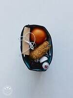 POTR“グロッシー”なハンドバッグ＆円筒型バッグ、鮮やかなピンクの裏地で｜写真21