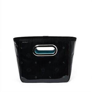 POTR“グロッシー”なハンドバッグ＆円筒型バッグ、鮮やかなピンクの裏地で｜写真7