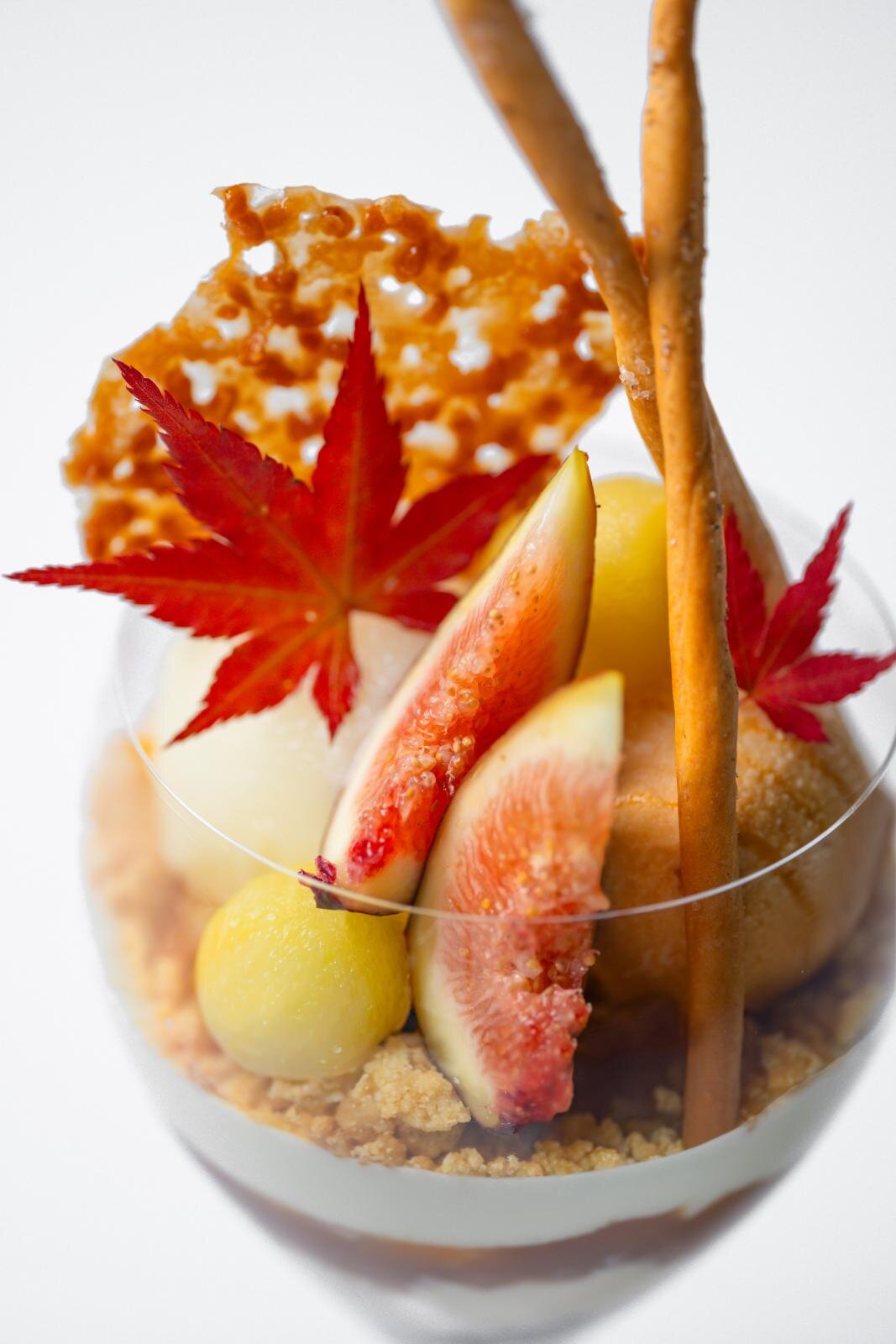 「紅玉 イチジク キャラメル 赤ワインのパフェ」3,200円 ※サービス料10%別