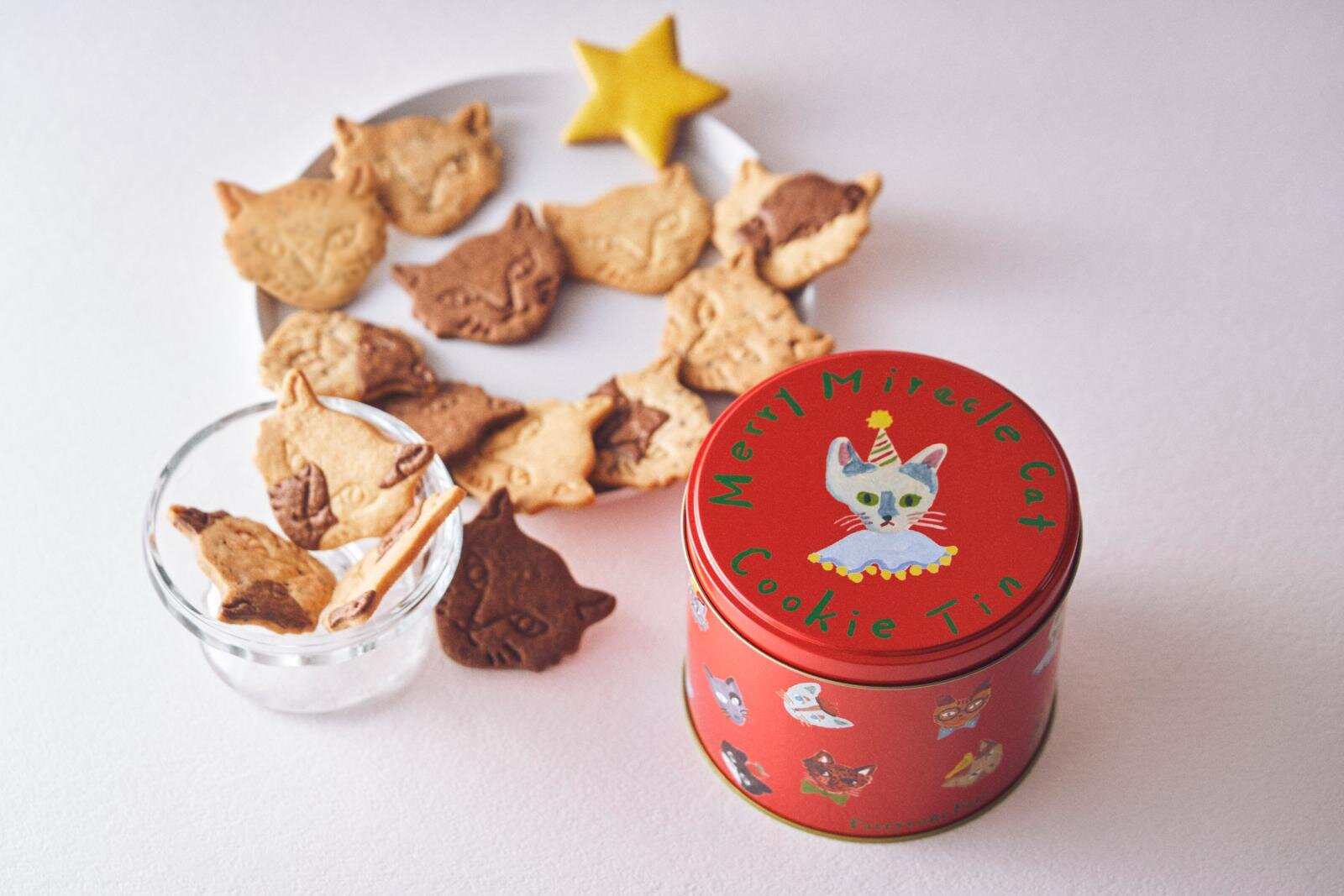 フェアリーケーキフェア25年クリスマス、猫モチーフのクッキー缶や“祝福を届ける”ドラジェ缶｜写真5