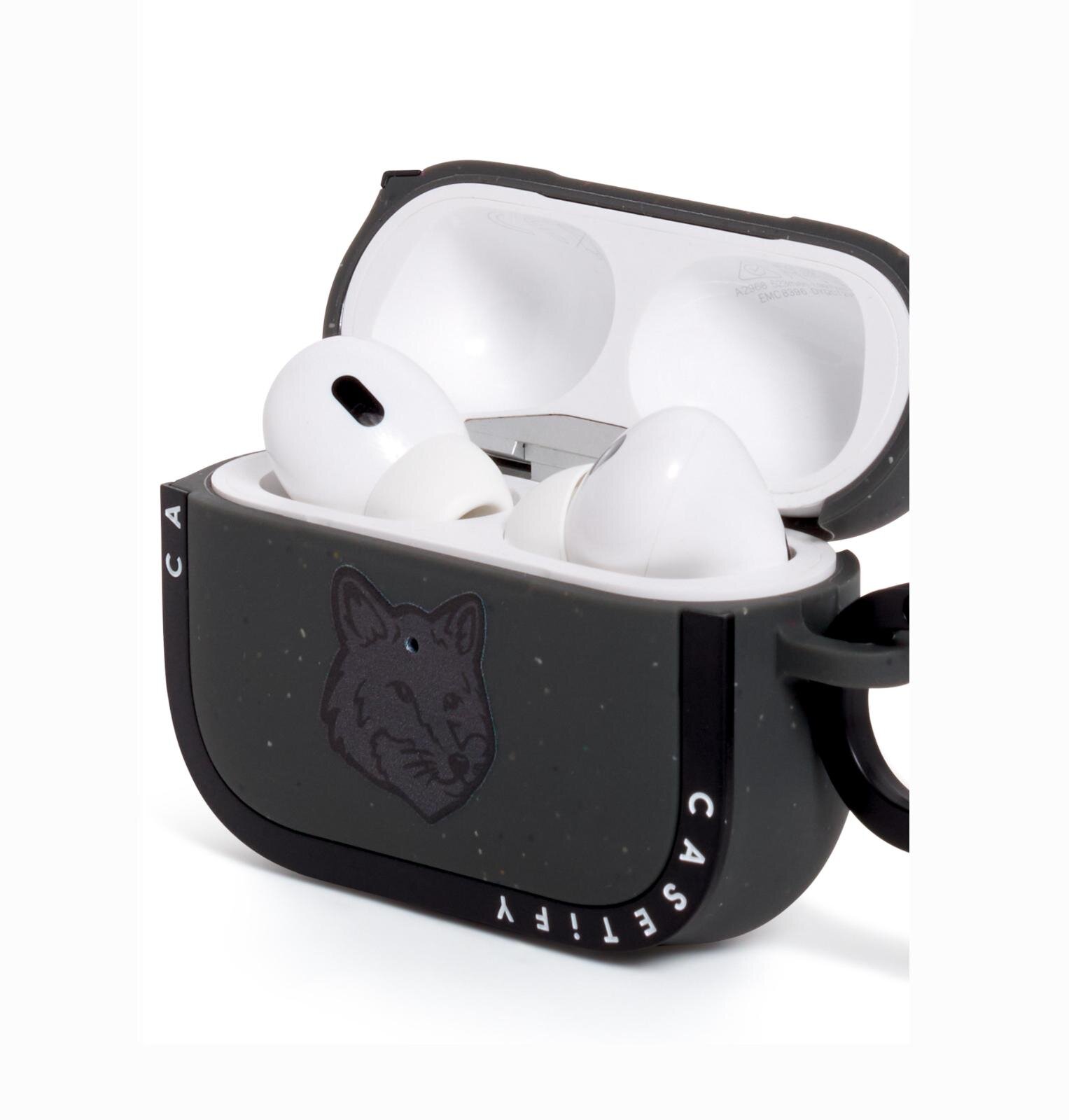 メゾン キツネ×ケースティファイのスマホケース、ステッカー風の“座禅を組む”フォックスなど｜写真29