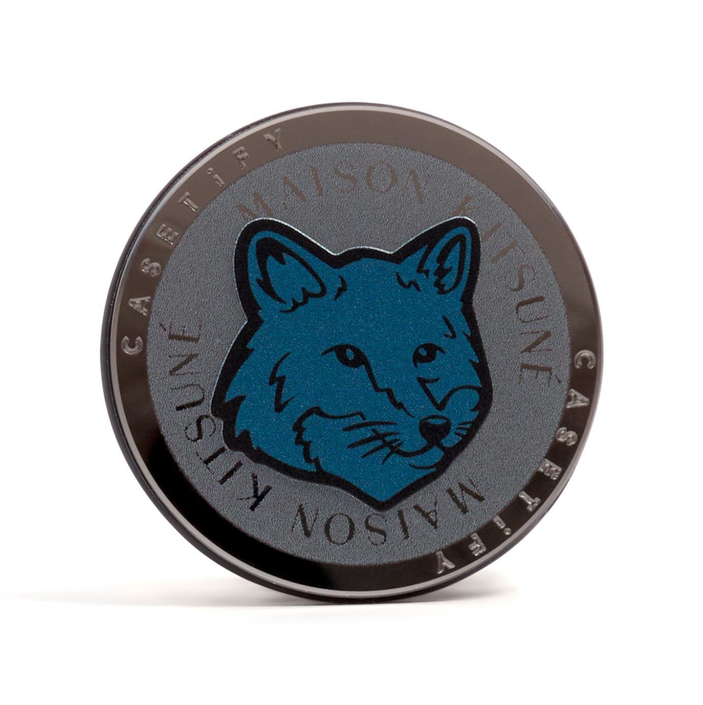 メゾン キツネ×ケースティファイのスマホケース、ステッカー風の“座禅を組む”フォックスなど｜写真8