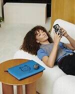 メゾン キツネ×ケースティファイのスマホケース、ステッカー風の“座禅を組む”フォックスなど｜写真53